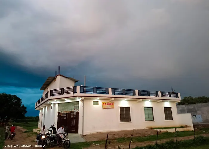 B D House