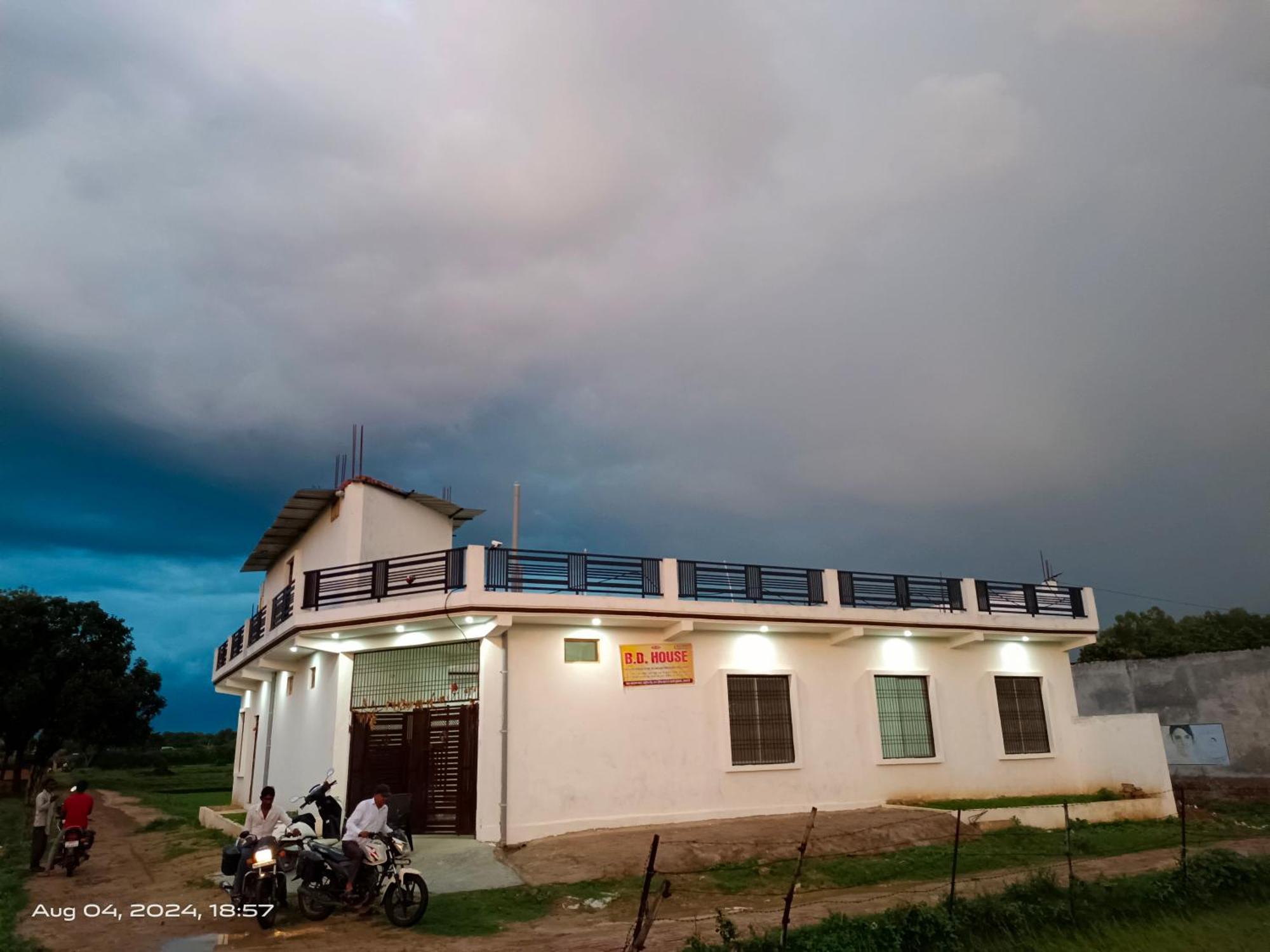 B D House Homestay Raebareli