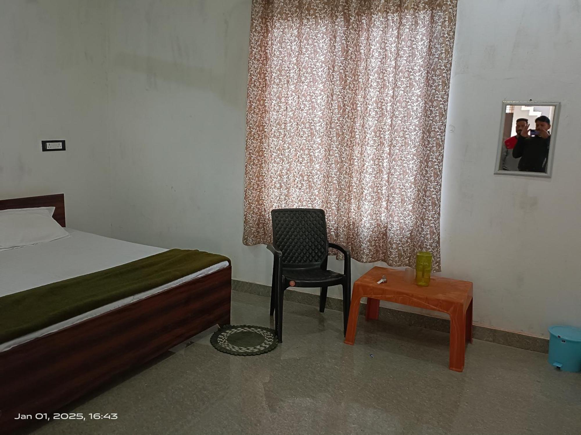 Homestay B D House